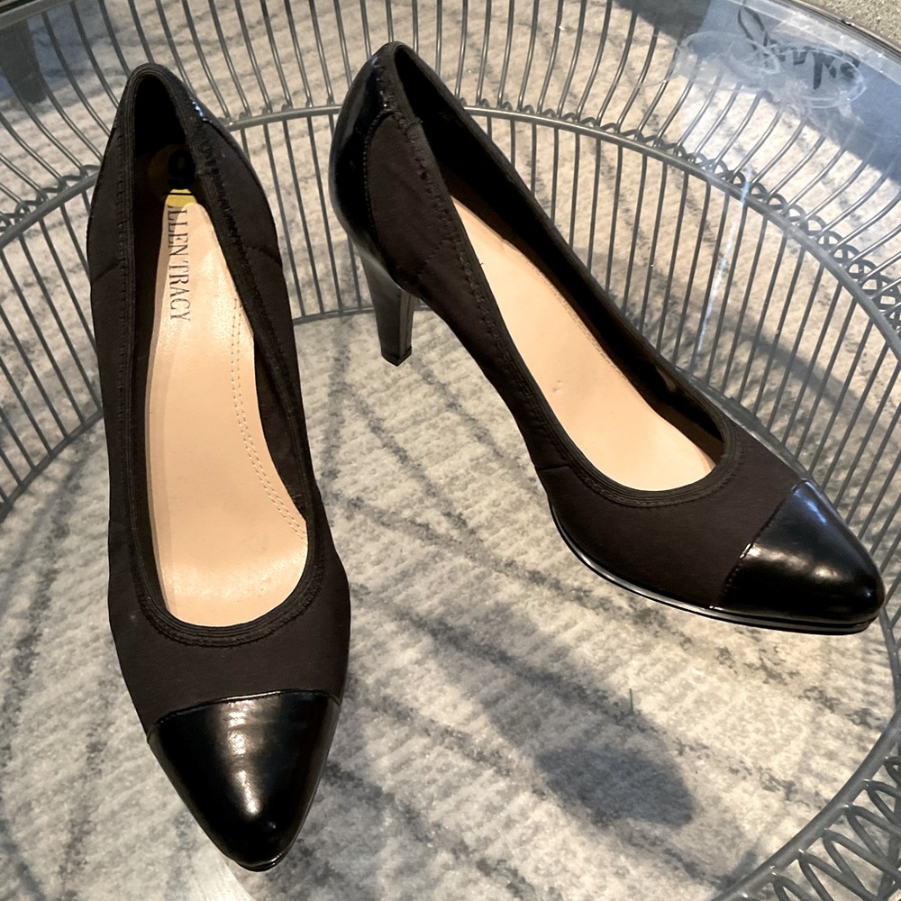 Ellen Tracy Black “Catie” Pumps